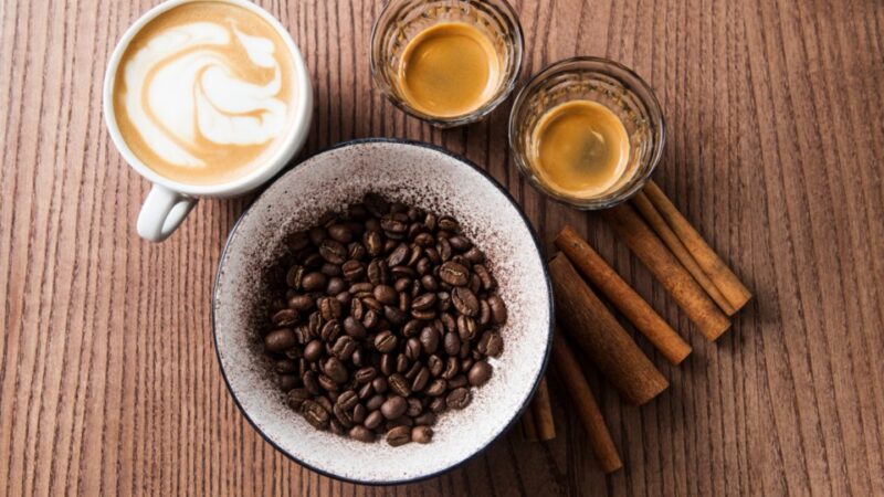 コーヒーの種類って?カフェラテとカプチーノの違い、飲んで得られるメリット