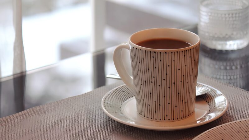 保温性の高いマグカップ、その特徴やおすすめ商品は？蓋付きのものも便利！