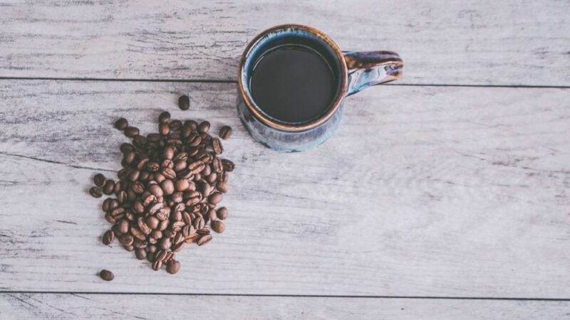 コーヒーの余りを再利用!料理やドリンク、さらには脱臭剤としても使える!